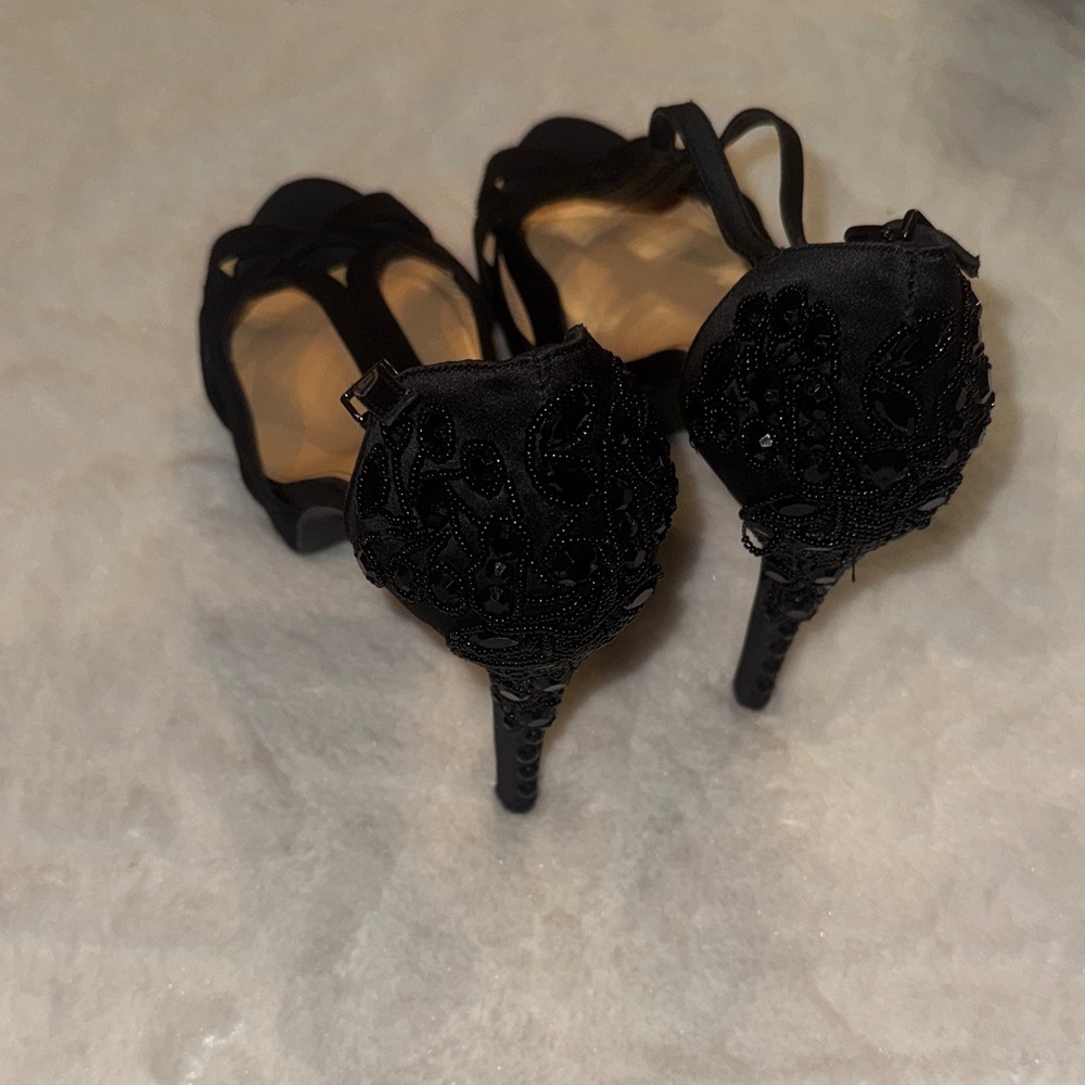 Gianni Bini Black Strappy Heeled Sandals - Picture 2 of 7